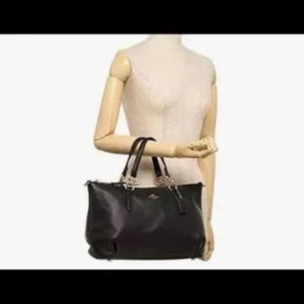 AUTHENTIC COACH Scout Hobo in Pebble Leather